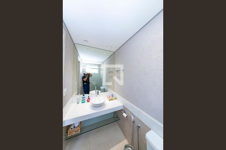 Casa à venda com 421m², 5 quartos e 3 vagas Casa à venda com 421m², 5 quartos e 3 vagasBanheiro da Suíte 2