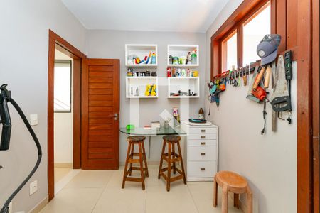 Casa à venda com 421m², 5 quartos e 3 vagas Casa à venda com 421m², 5 quartos e 3 vagasQuarto de Serviço 2