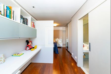 Casa à venda com 421m², 5 quartos e 3 vagas Casa à venda com 421m², 5 quartos e 3 vagasSuíte 2