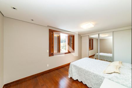 Casa à venda com 421m², 5 quartos e 3 vagas Casa à venda com 421m², 5 quartos e 3 vagasSemi-Suíte 2