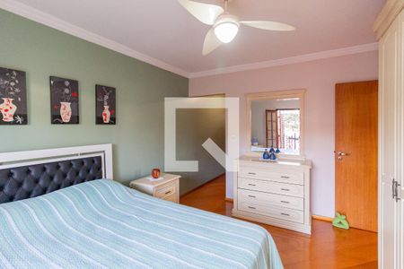 Casa à venda com 299m², 4 quartos e 6 vagasSuíte