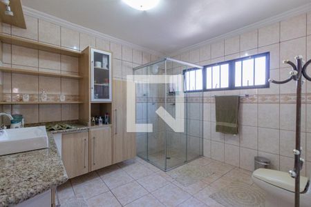 Casa à venda com 299m², 4 quartos e 6 vagasBanheiro da suíte