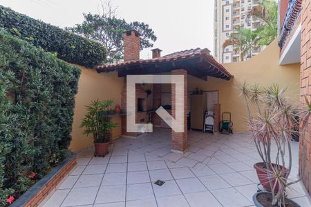 Casa à venda com 299m², 4 quartos e 6 vagasQuintal