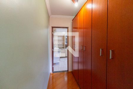 Casa à venda com 299m², 4 quartos e 6 vagasSuíte