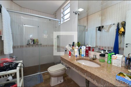 Casa à venda com 300m², 4 quartos e 5 vagasSuíte 1