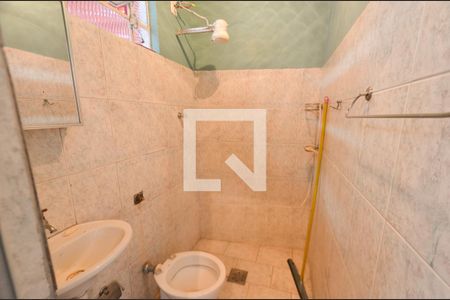 Casa à venda com 300m², 4 quartos e 5 vagasBanheiro serviço