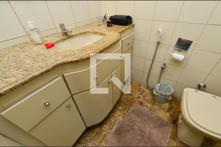 Casa à venda com 300m², 4 quartos e 5 vagasSuíte 2