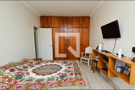 Casa à venda com 300m², 4 quartos e 5 vagasSuíte 2