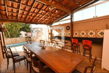 Casa à venda com 300m², 4 quartos e 5 vagasEspaço Gourmet