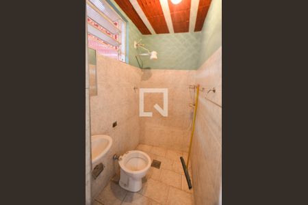 Casa à venda com 300m², 4 quartos e 5 vagasBanheiro serviço