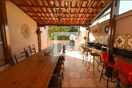 Casa à venda com 300m², 4 quartos e 5 vagasEspaço Gourmet