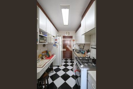 Apartamento à venda com 111m², 3 quartos e 2 vagas Apartamento à venda com 111m², 3 quartos e 2 vagasCozinha