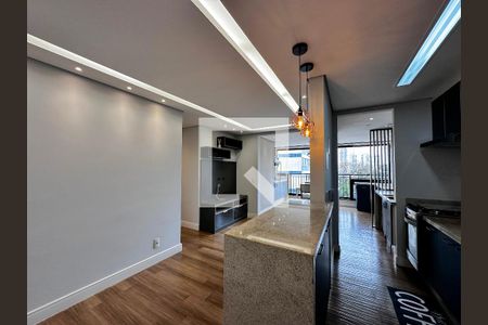 Sala de apartamento para alugar com 2 quartos, 69m² em Santo Amaro, São Paulo