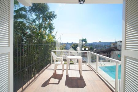 Casa à venda com 377m², 4 quartos e 2 vagas Casa à venda com 377m², 4 quartos e 2 vagasÁrea gourmet