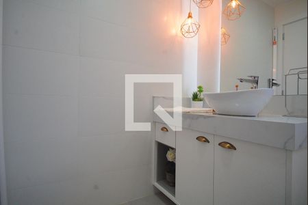 Casa à venda com 377m², 4 quartos e 2 vagas Casa à venda com 377m², 4 quartos e 2 vagasLavabo