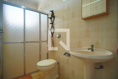 Casa à venda com 377m², 4 quartos e 2 vagas Casa à venda com 377m², 4 quartos e 2 vagasBanheiro