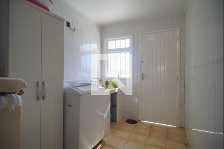 Casa à venda com 377m², 4 quartos e 2 vagas Casa à venda com 377m², 4 quartos e 2 vagasLavanderia