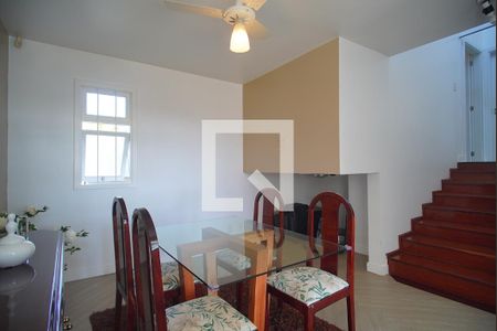 Casa à venda com 377m², 4 quartos e 2 vagas Casa à venda com 377m², 4 quartos e 2 vagasSala 3