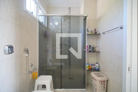 Casa à venda com 377m², 4 quartos e 2 vagas Casa à venda com 377m², 4 quartos e 2 vagasBanheiro da Suíte 2