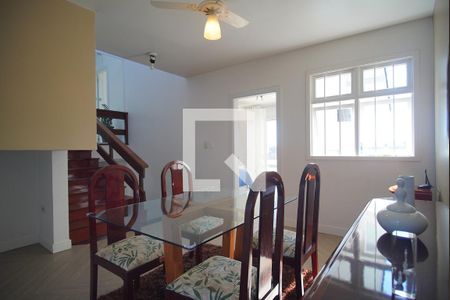 Casa à venda com 377m², 4 quartos e 2 vagas Casa à venda com 377m², 4 quartos e 2 vagasSala 4
