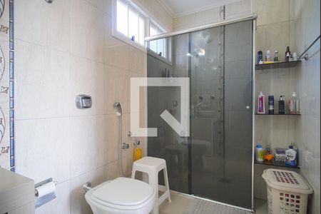 Casa à venda com 377m², 4 quartos e 2 vagas Casa à venda com 377m², 4 quartos e 2 vagasBanheiro da Suíte 2