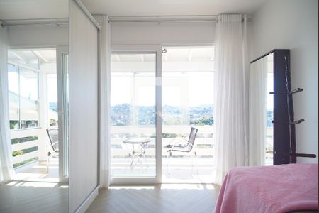 Casa à venda com 377m², 4 quartos e 2 vagas Casa à venda com 377m², 4 quartos e 2 vagasQuarto 1