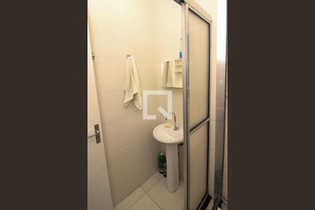 Casa de condomínio à venda com 80m², 2 quartos e 2 vagas Casa de condomínio à venda com 80m², 2 quartos e 2 vagasBanheiro