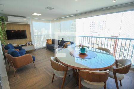 Apartamento à venda com 137m², 3 quartos e 2 vagas Apartamento à venda com 137m², 3 quartos e 2 vagasVaranda Sala