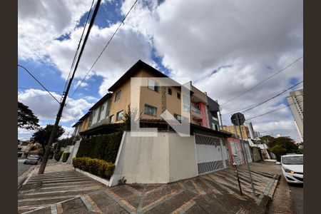 Casa à venda com 151m², 4 quartos e 2 vagas Casa à venda com 151m², 4 quartos e 2 vagasFachada + plaquinha