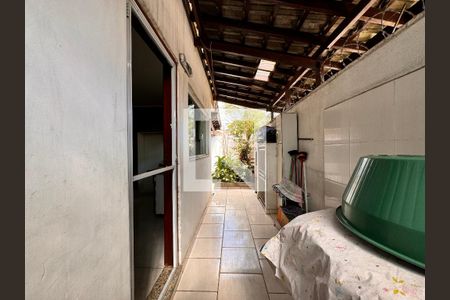 Casa à venda com 151m², 4 quartos e 2 vagas Casa à venda com 151m², 4 quartos e 2 vagasLavanderia