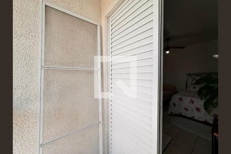 Casa à venda com 151m², 4 quartos e 2 vagas Casa à venda com 151m², 4 quartos e 2 vagasSacada