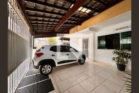 Casa à venda com 151m², 4 quartos e 2 vagas Casa à venda com 151m², 4 quartos e 2 vagasGaragem