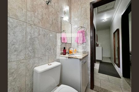 Casa à venda com 151m², 4 quartos e 2 vagas Casa à venda com 151m², 4 quartos e 2 vagasBanheiro