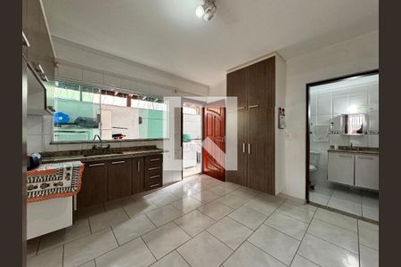 Casa à venda com 151m², 4 quartos e 2 vagas Casa à venda com 151m², 4 quartos e 2 vagasCozinha 2