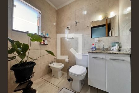 Casa à venda com 151m², 4 quartos e 2 vagas Casa à venda com 151m², 4 quartos e 2 vagasBanheiro da Suíte