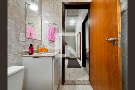 Casa à venda com 151m², 4 quartos e 2 vagas Casa à venda com 151m², 4 quartos e 2 vagasBanheiro