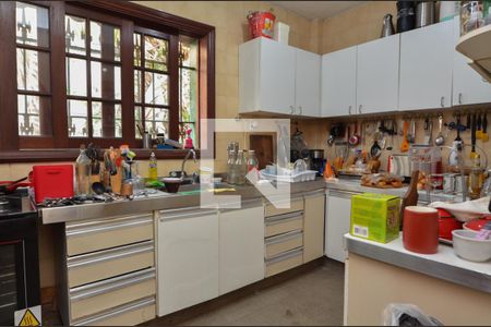 Casa à venda com 1600m², 11 quartos e 10 vagas Casa à venda com 1600m², 11 quartos e 10 vagasCozinha 1