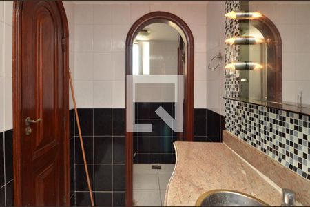 Casa à venda com 1600m², 11 quartos e 10 vagas Casa à venda com 1600m², 11 quartos e 10 vagasBanheiro da Suíte 6