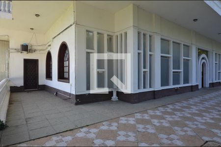 Casa à venda com 1600m², 11 quartos e 10 vagas Casa à venda com 1600m², 11 quartos e 10 vagasÁrea externa