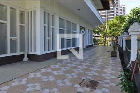 Casa à venda com 1600m², 11 quartos e 10 vagas Casa à venda com 1600m², 11 quartos e 10 vagasÁrea externa