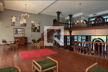 Casa à venda com 1600m², 11 quartos e 10 vagas Casa à venda com 1600m², 11 quartos e 10 vagasSala de estar