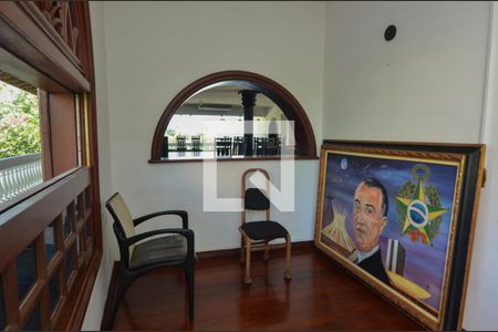 Casa à venda com 1600m², 11 quartos e 10 vagas Casa à venda com 1600m², 11 quartos e 10 vagasVaranda 1 sala de jantar