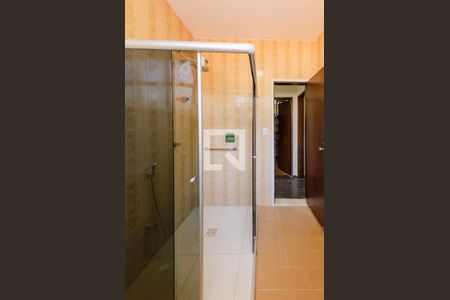 Casa à venda com 330m², 4 quartos e 8 vagasBanheiro