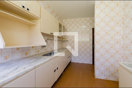 Casa à venda com 330m², 4 quartos e 8 vagasCozinha