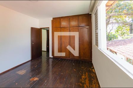 Casa à venda com 330m², 4 quartos e 8 vagasQuarto 2