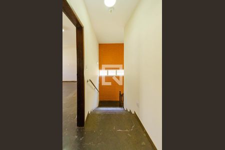 Casa à venda com 330m², 4 quartos e 8 vagasEscada