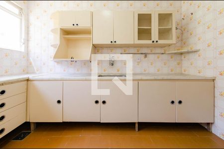 Casa à venda com 330m², 4 quartos e 8 vagasCozinha