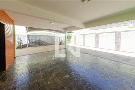 Casa à venda com 330m², 4 quartos e 8 vagasGaragem