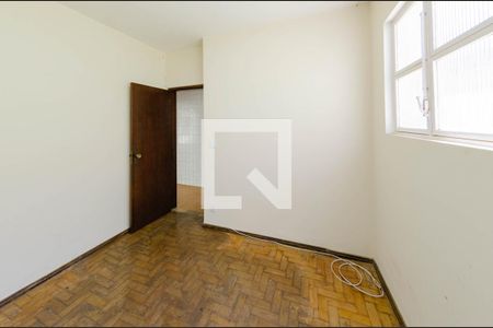 Casa à venda com 330m², 4 quartos e 8 vagasQuarto de serviço