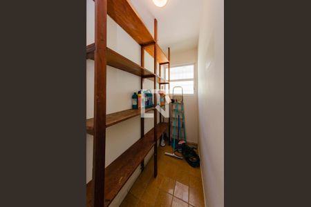 Casa à venda com 330m², 4 quartos e 8 vagasDispensa